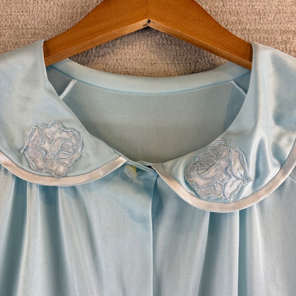 Vintage Aristocraft  Women M Blue Embroidered House Dress Gown Robe Button Front
